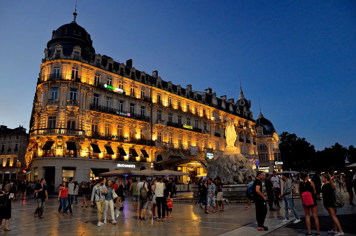 Place de la Comédie, Montpellier: where your mission begins.