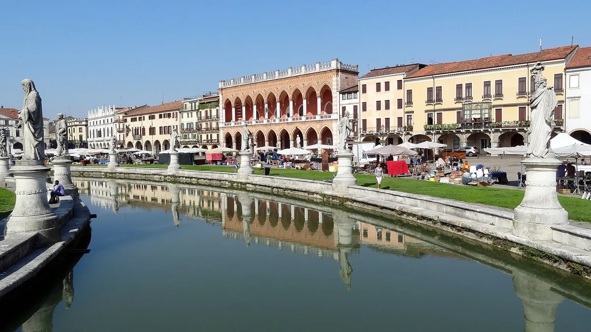 Prato della Valle, Padua: where your mission begins.