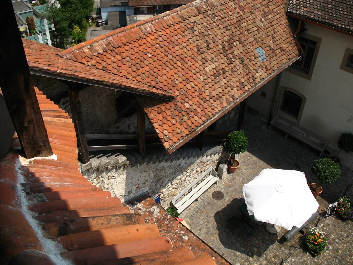 Thun: one of the places this quest takes you.