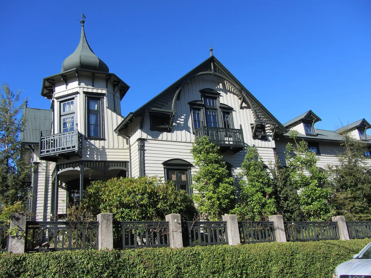 Puerto Varas: one of the places this quest takes you.