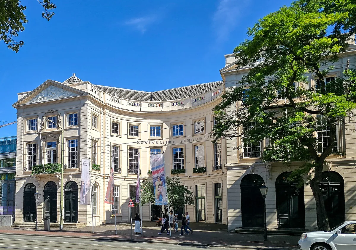 The Hague: one of the places this quest takes you.