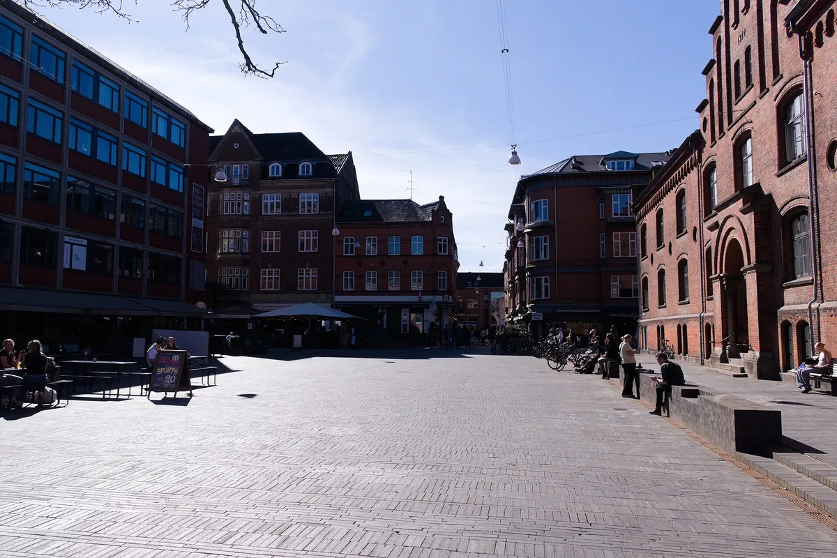 Gråbrødre Plads, Odense: where your mission begins.