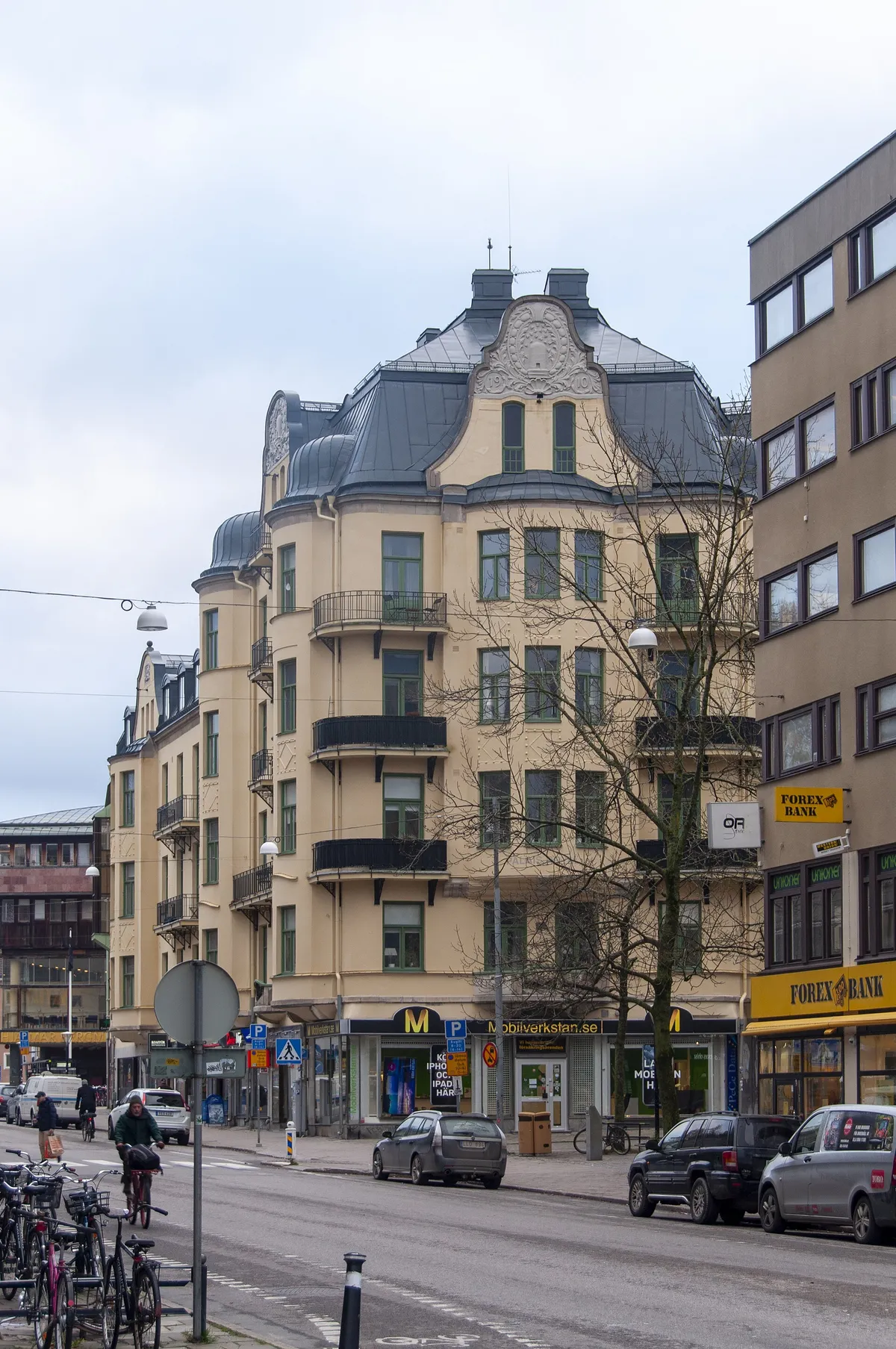 Näbbtorget, Orebro: where your mission begins.