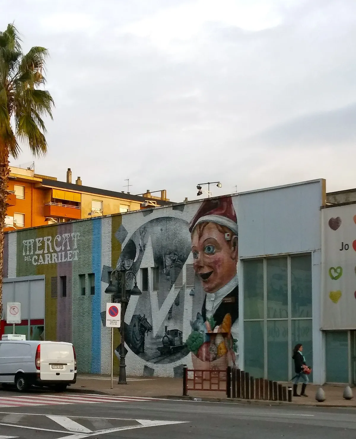 Mercat del Carrilet, Reus: where your mission begins.