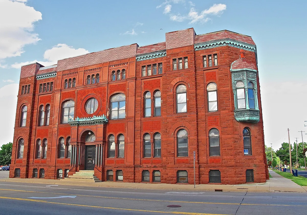 A view in Bay City, where this quest is played