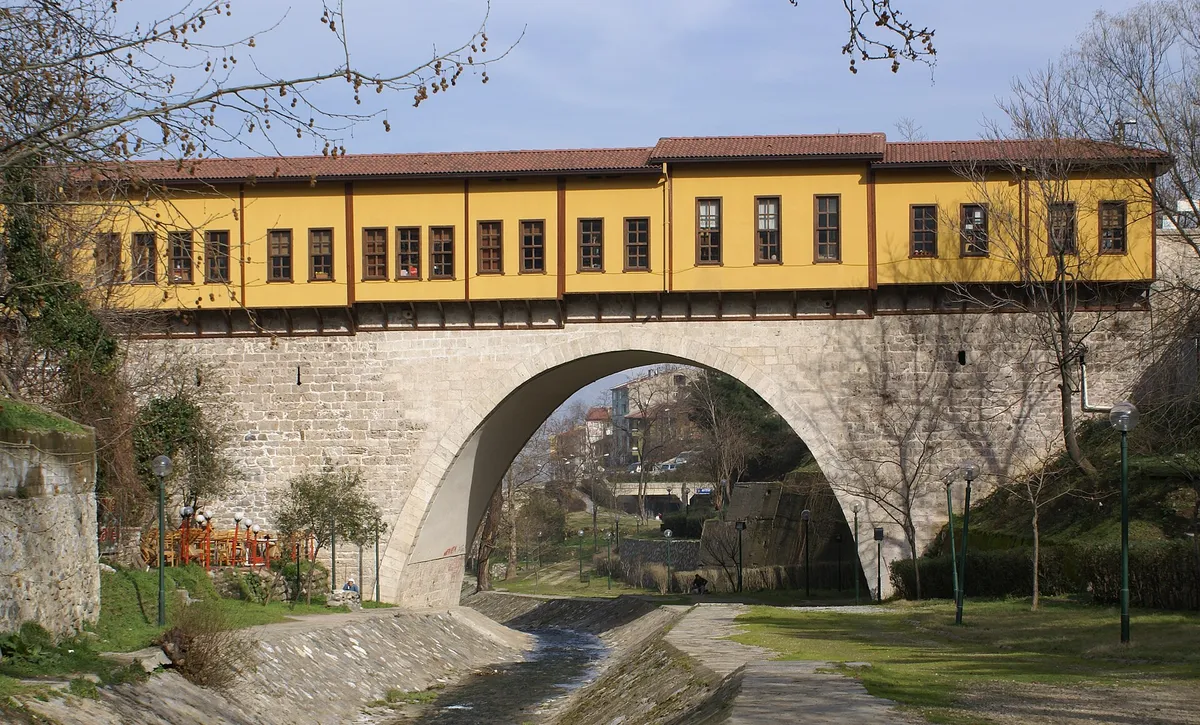 A view in Bursa, where this quest is played