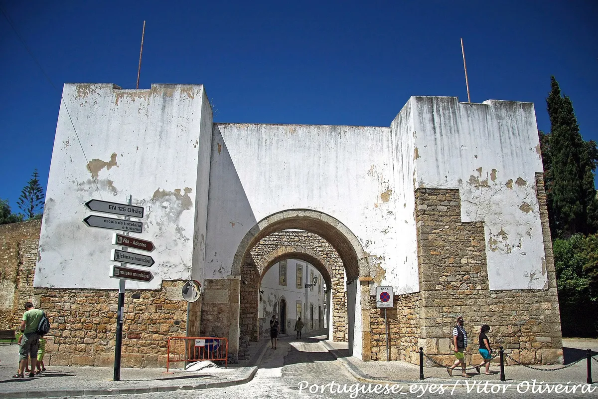 A view in Faro, where this quest is played