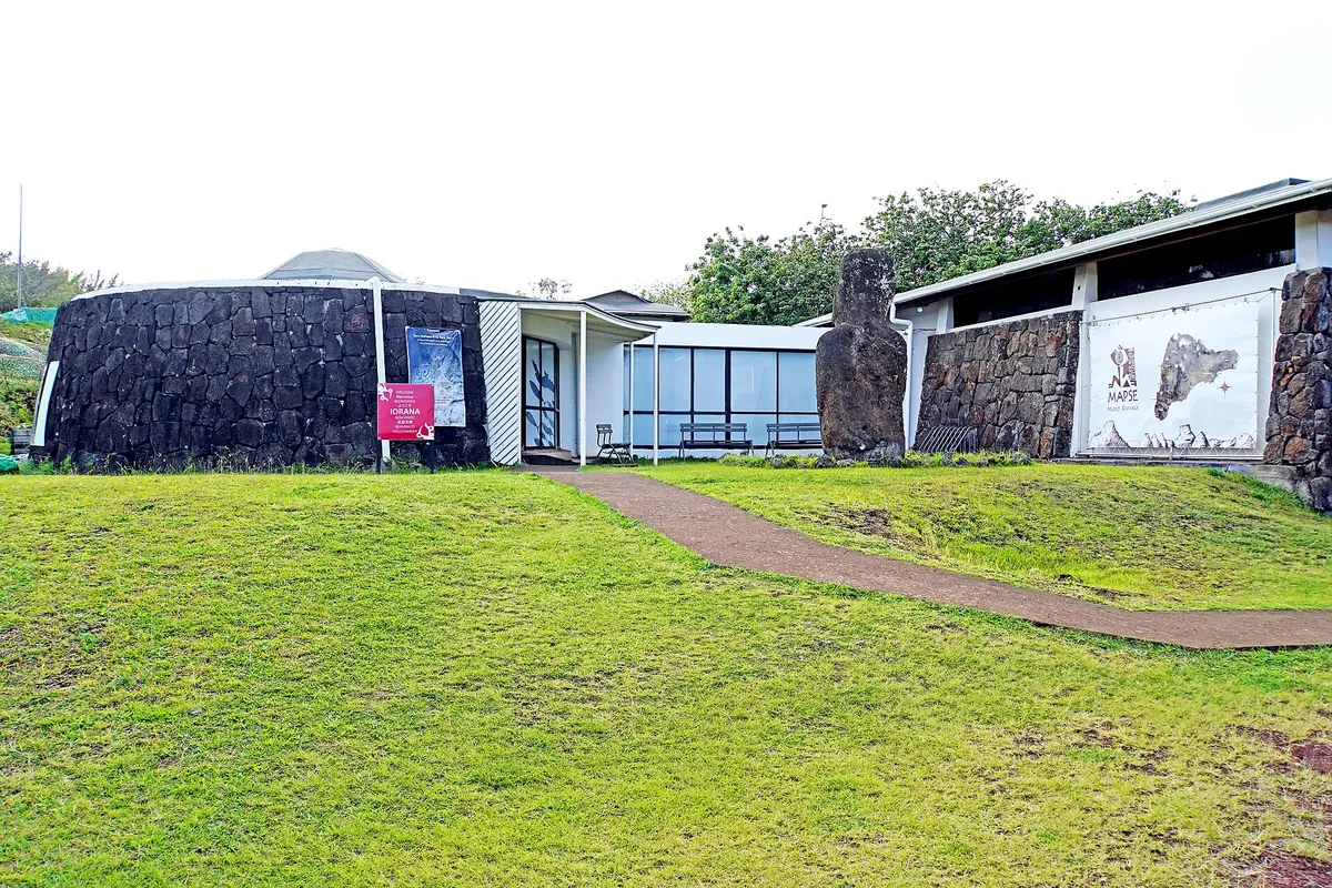A view in Hanga Roa, where this quest is played