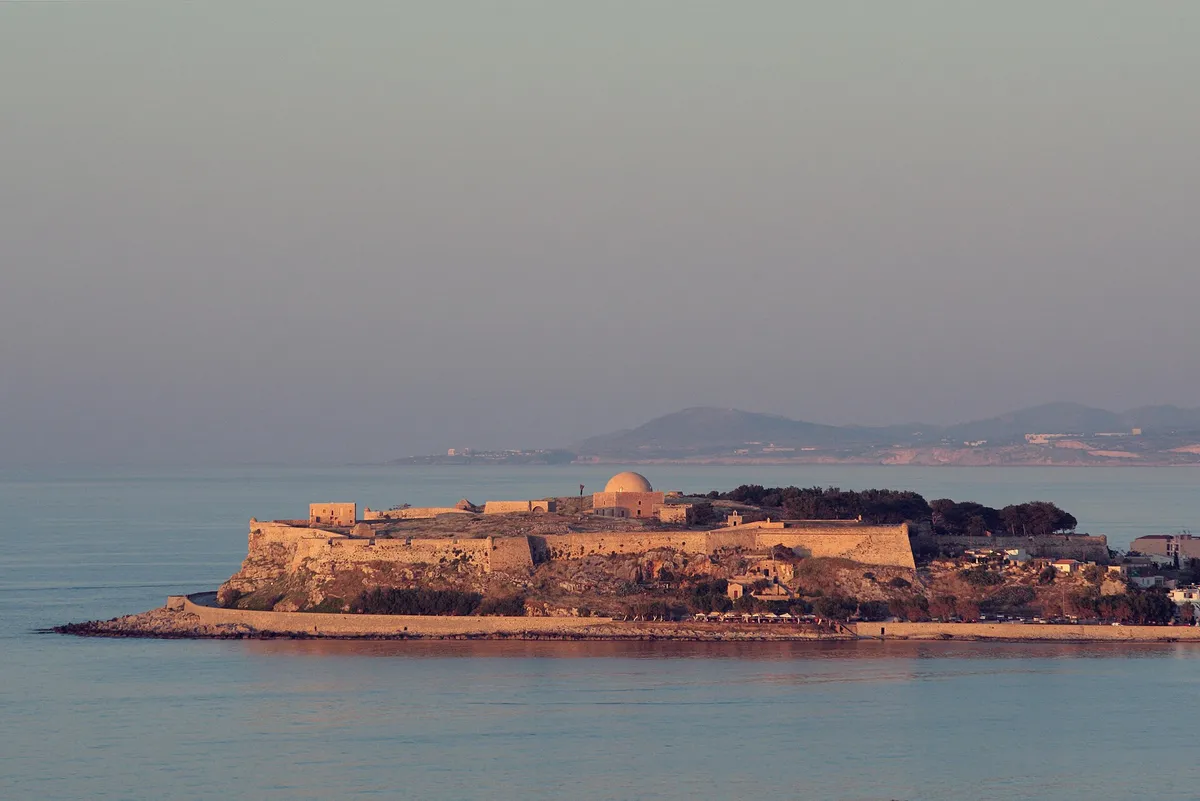 A view in Rethymno, where this quest is played