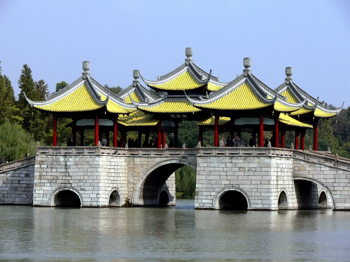A view in Yangzhou, where this quest is played