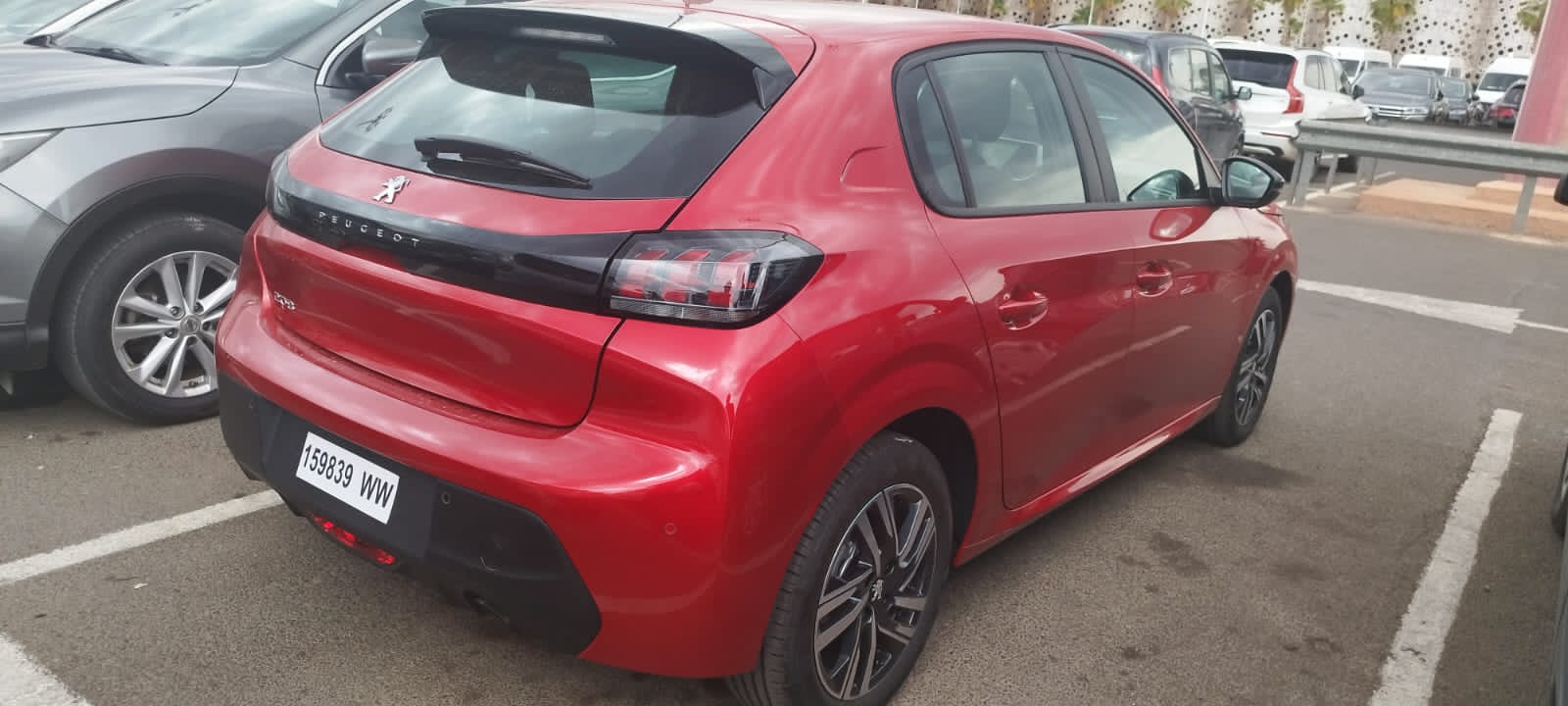 location voiture maroc Peugeot Blanc noir gris rouge jaune 