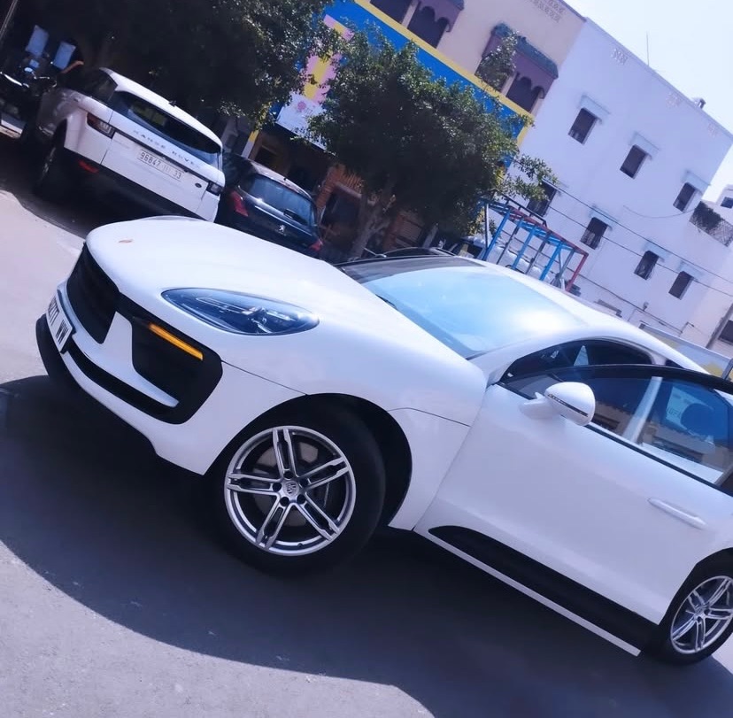 location voiture maroc Porsche blanc