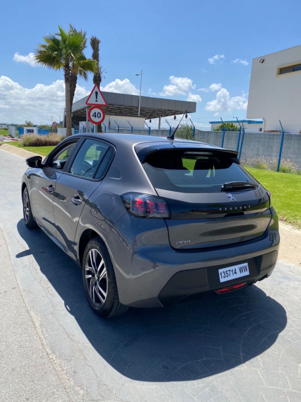 location voiture maroc Peugeot Griss