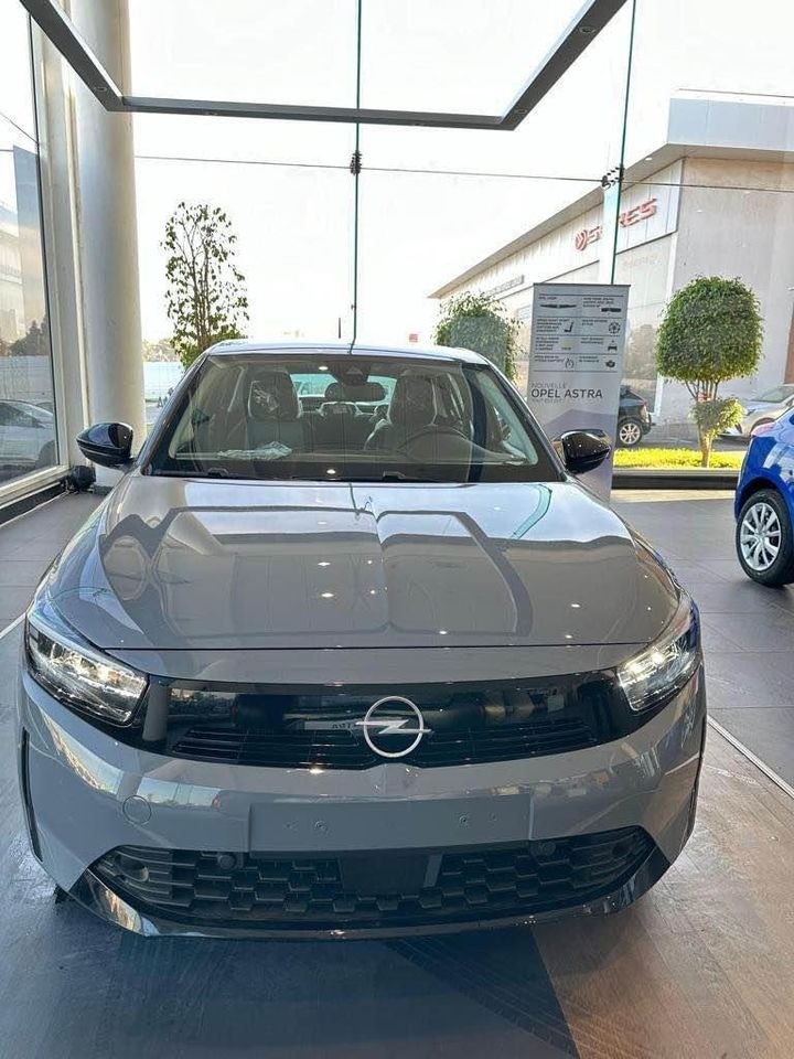 location voiture maroc Opel Gris 