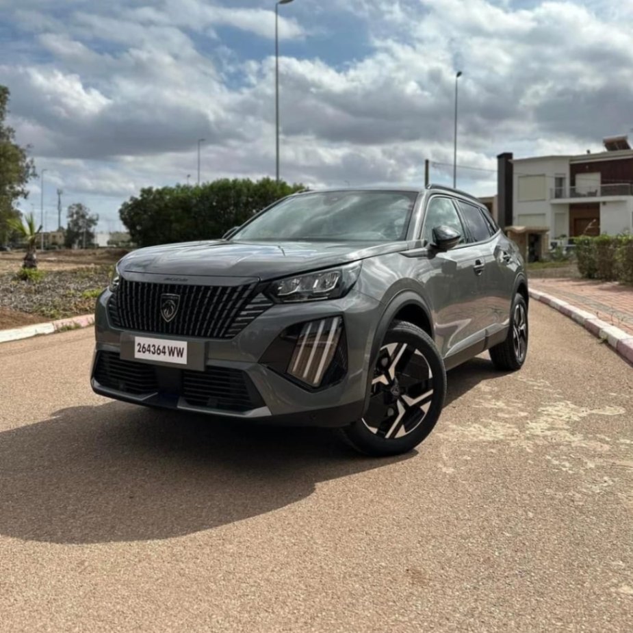 location voiture maroc Peugeot Blanc noire