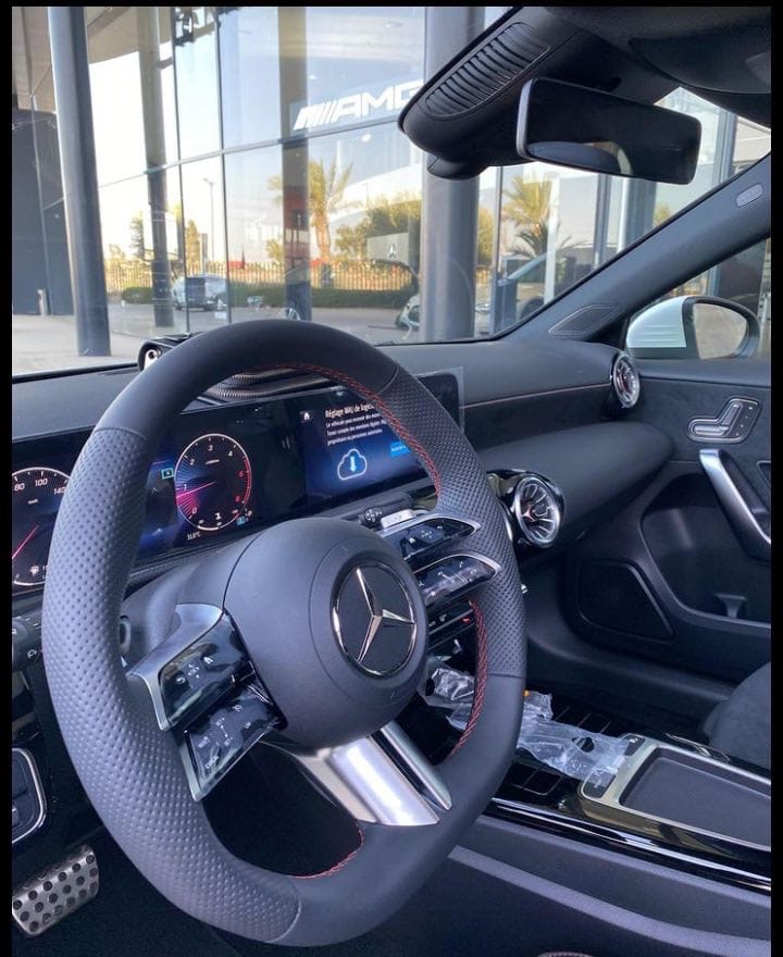 location voiture maroc Mercedes Blanc 