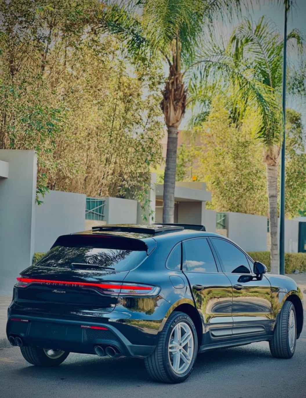 location voiture maroc Porsche noire,grinardo