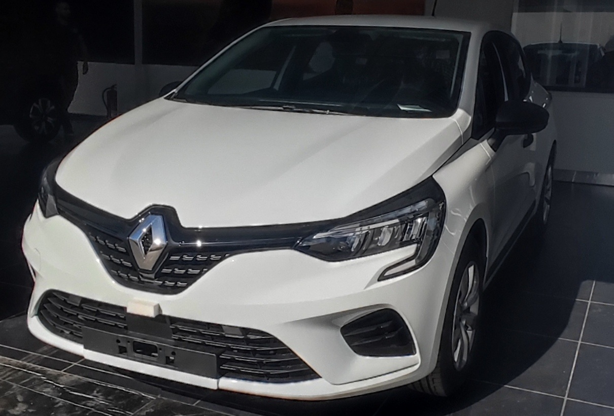 location voiture maroc Renault blanche