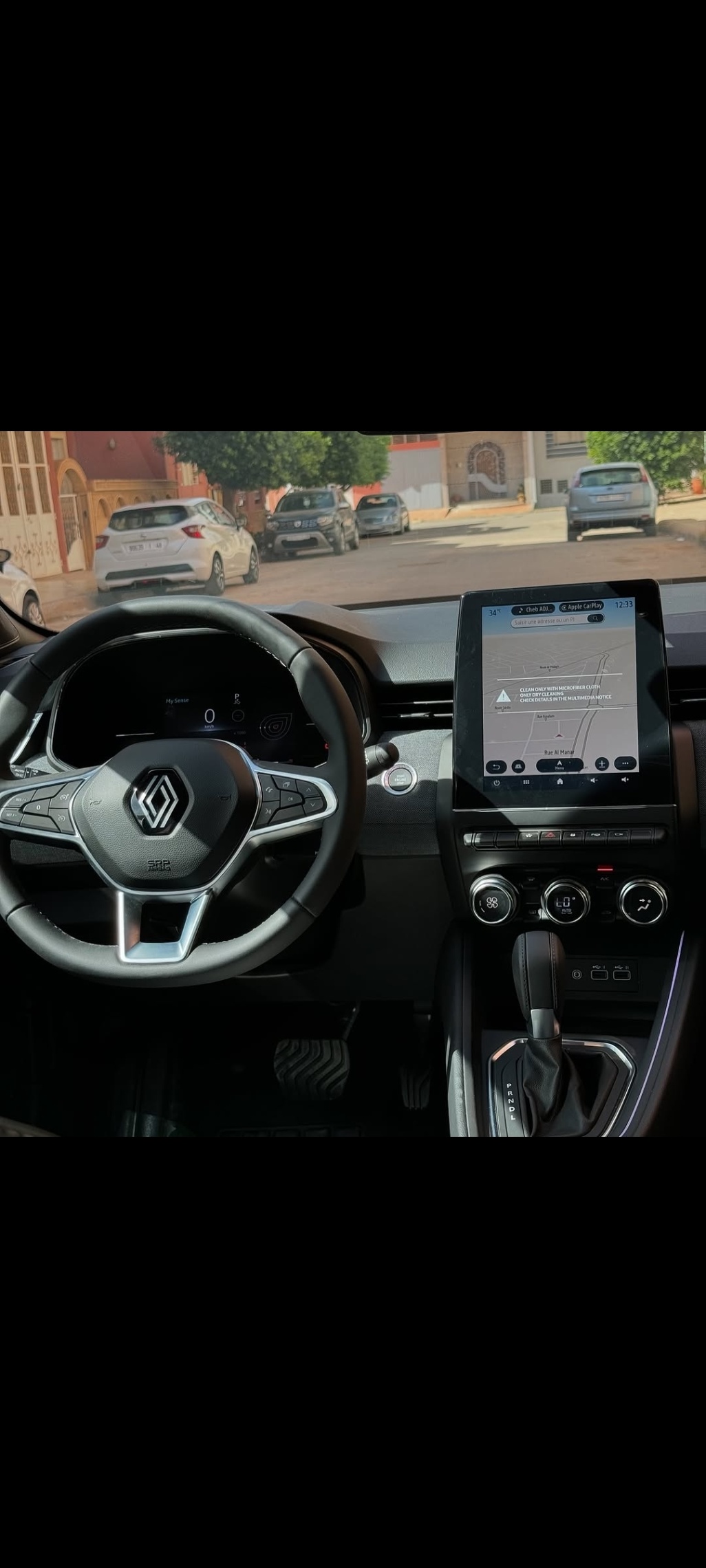 location voiture maroc Renault noir,blanche