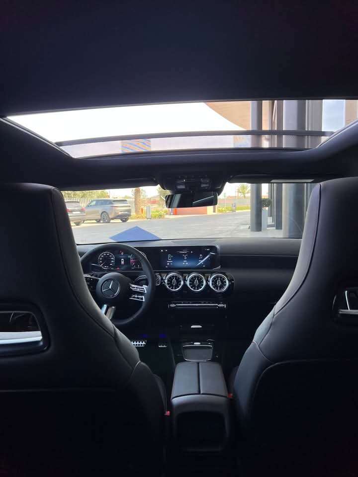 location voiture maroc Mercedes noir
