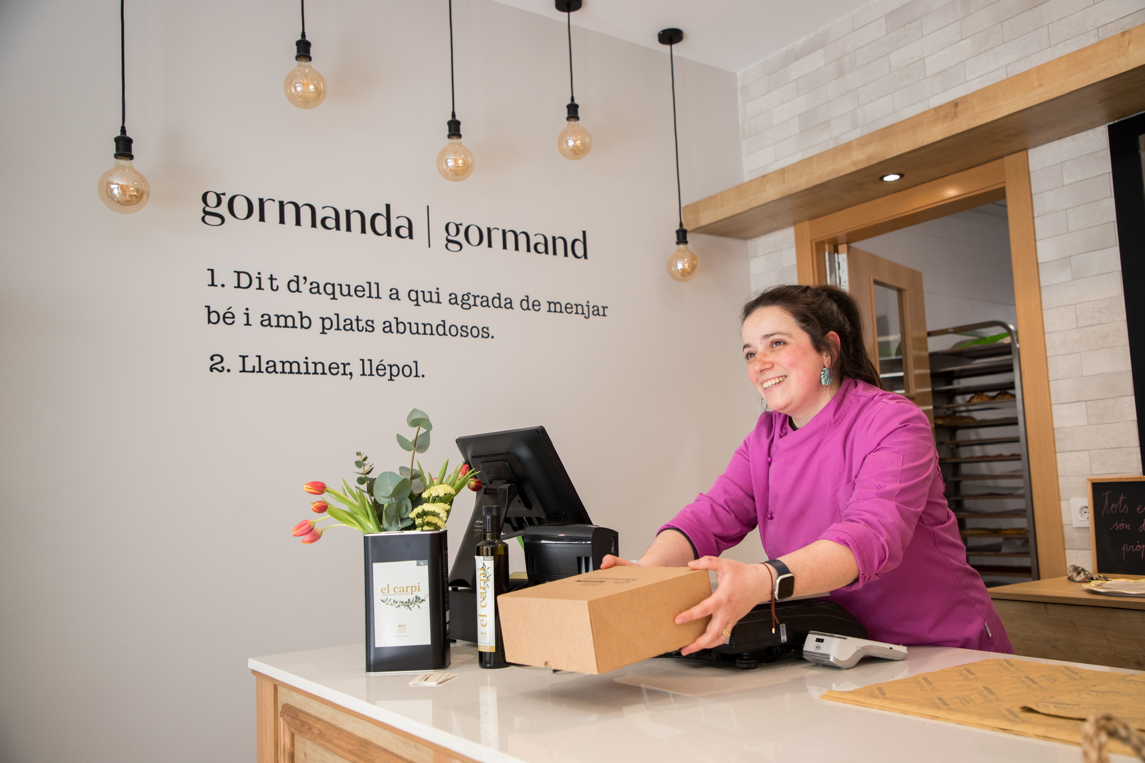 Mireia al taulell de La Gormanda