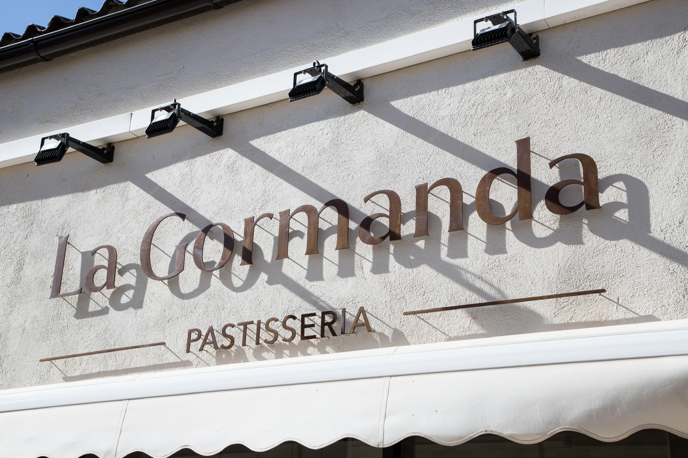El rètol de La Gormanda al carrer