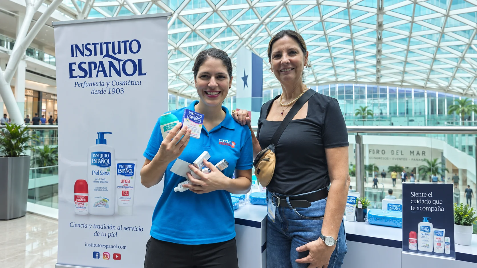 Familias participan en una feria de bienestar junto a Gotas de Oro en The Panama Clinic
