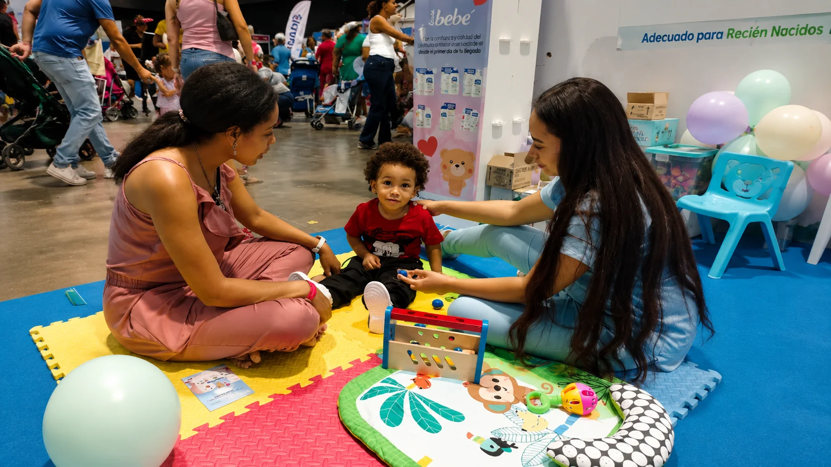 Orientación para madres y padres durante la Feria del Bebé