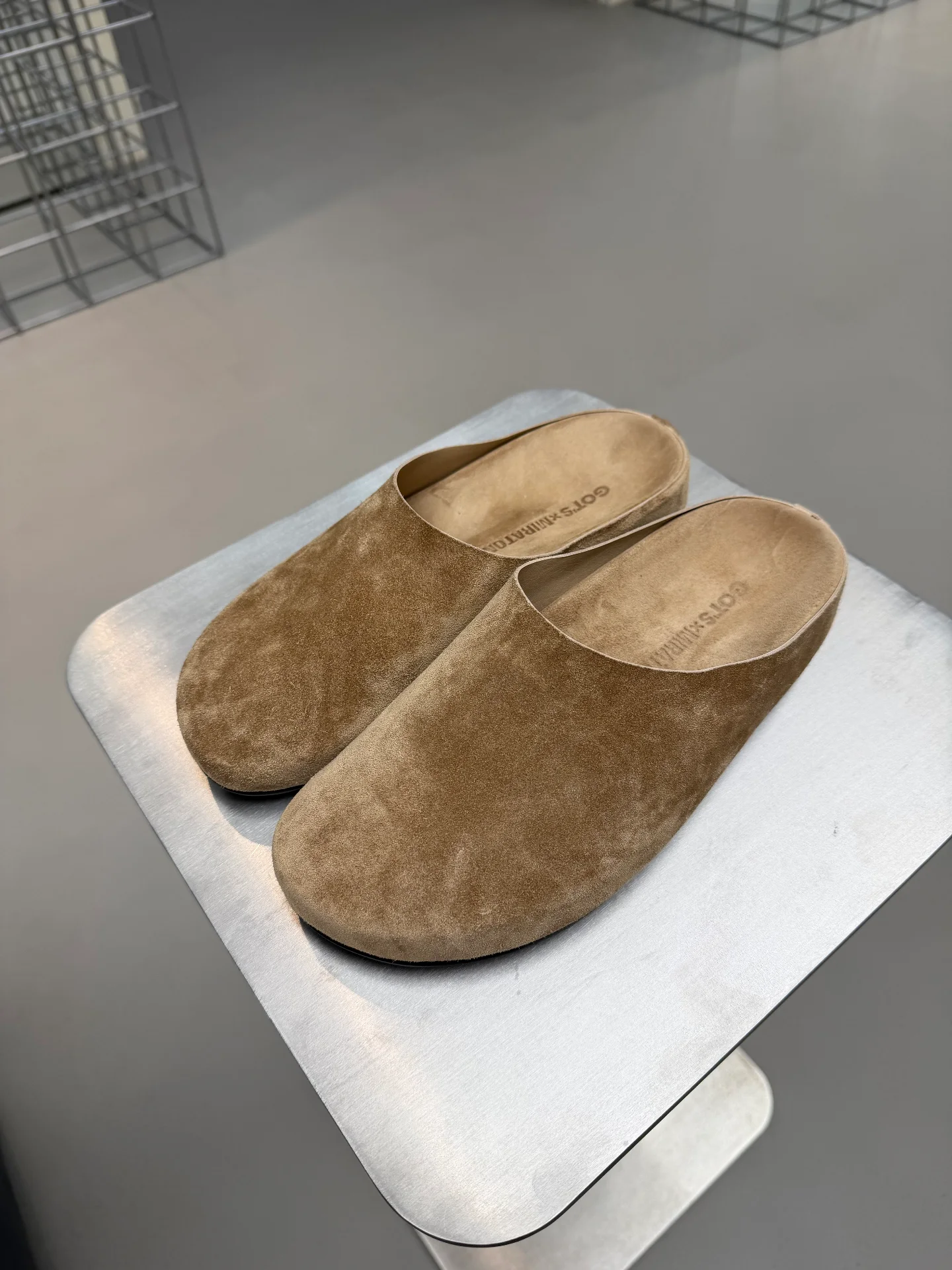 Chodaki zamszowe GOT'S Label x MIRATON