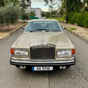 Rolls-Royce Silver Spirit
