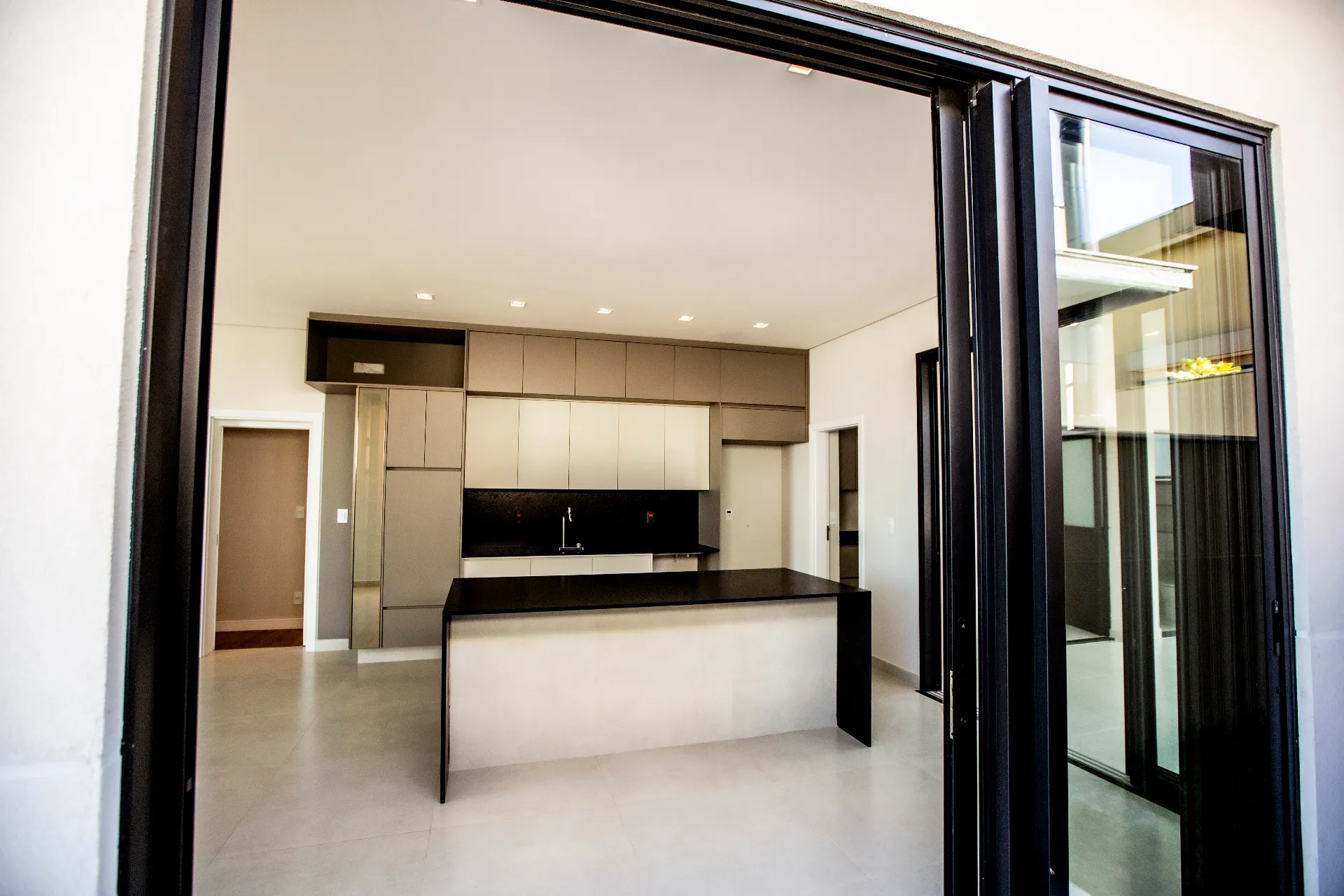 sala integrada com a cozinha