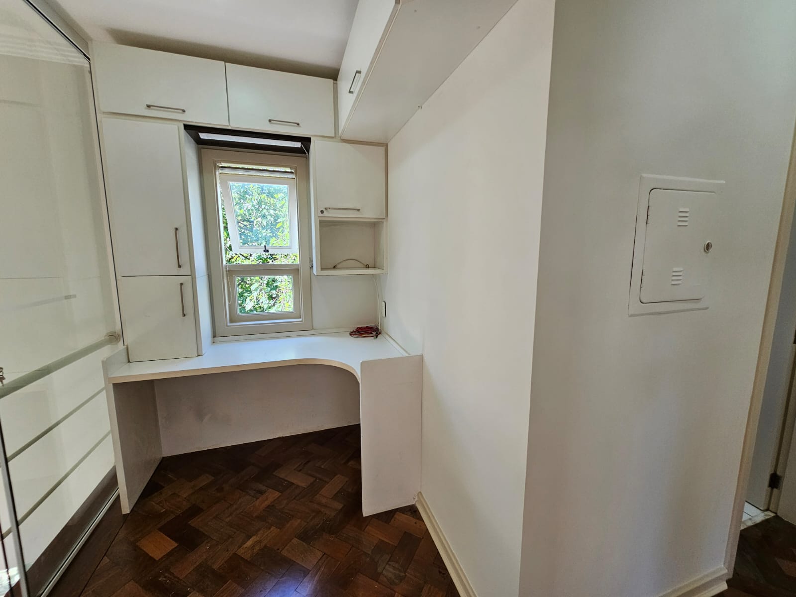 escritório na entrada dos dormitórios 