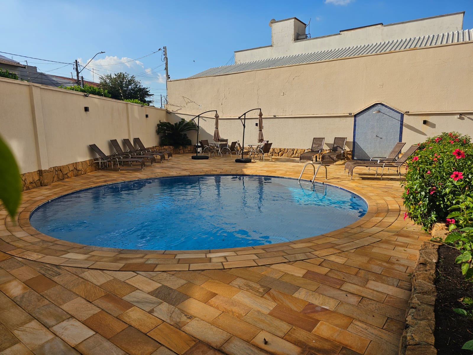 piscina condomínio 
