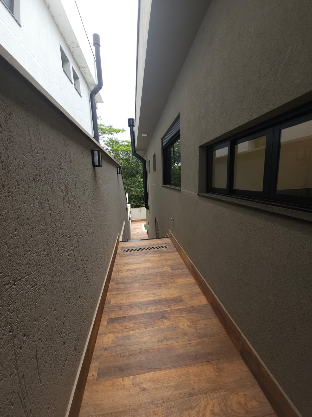 CAMINHO PARA ÁREA DE LAZER