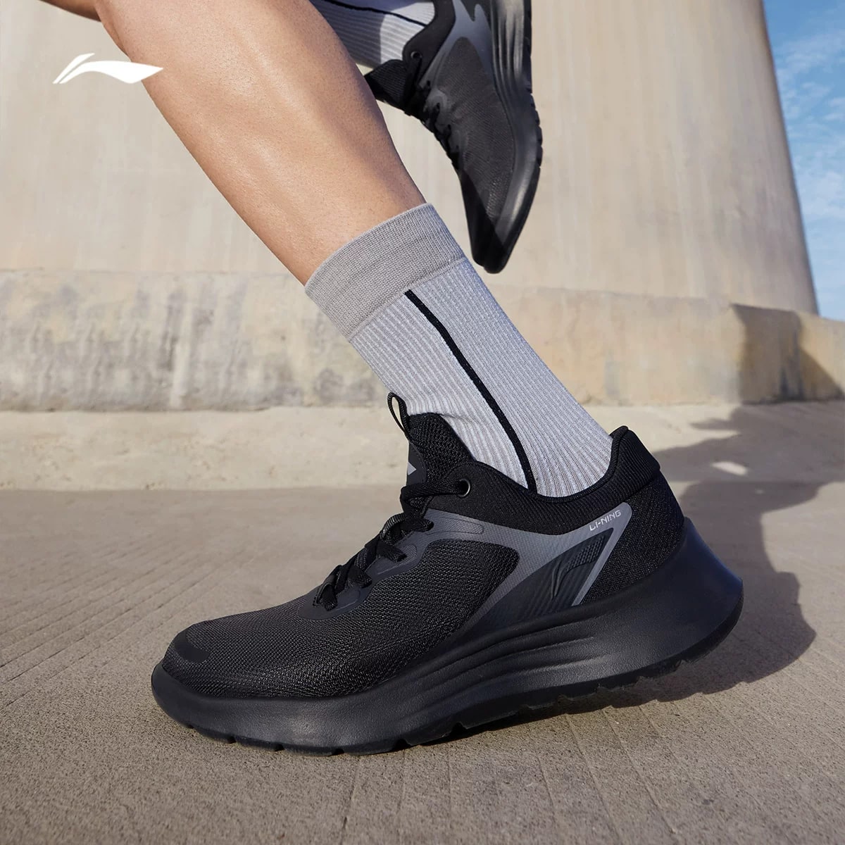 Li-Ning Light Feather Mesh Running Shoes photo 6