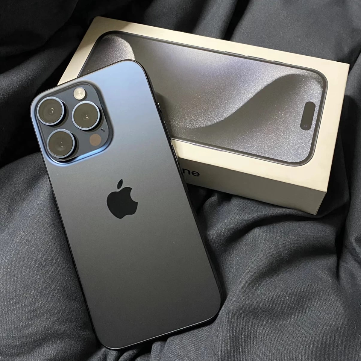 Apple iPhone 15 Pro Smartphone photo 4