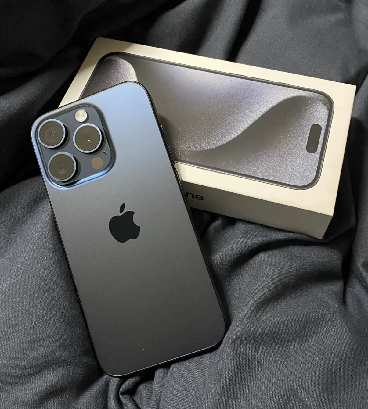 Apple iPhone 15 Pro Smartphone photo 5