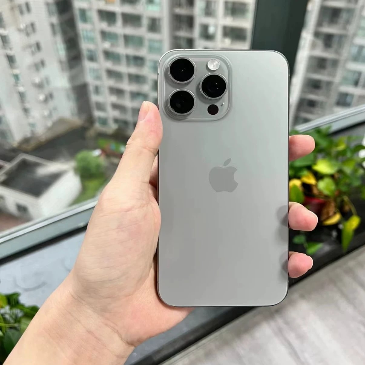 Apple iPhone 15 Pro Smartphone photo 5
