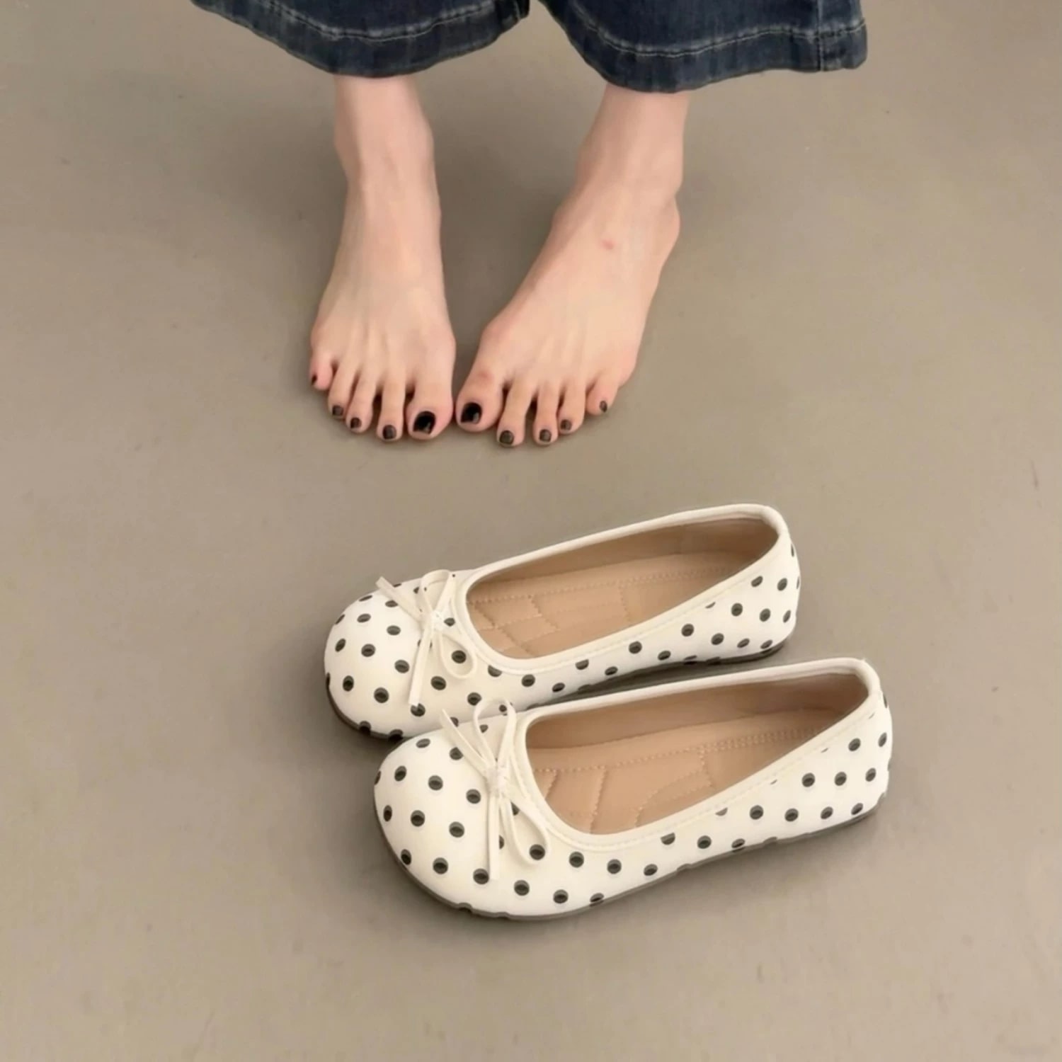 Women's Soft Sole Polka Dot Ballet Flats photo 4