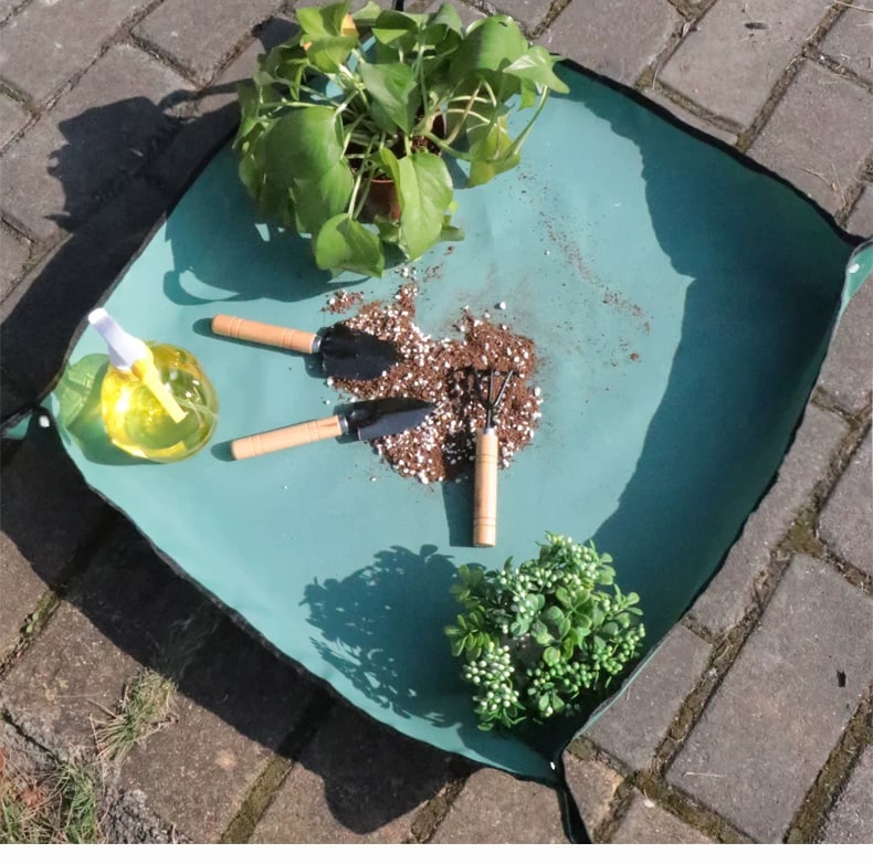 Waterproof Garden Potting Mat for Repotting and Soil Mixing photo 4
