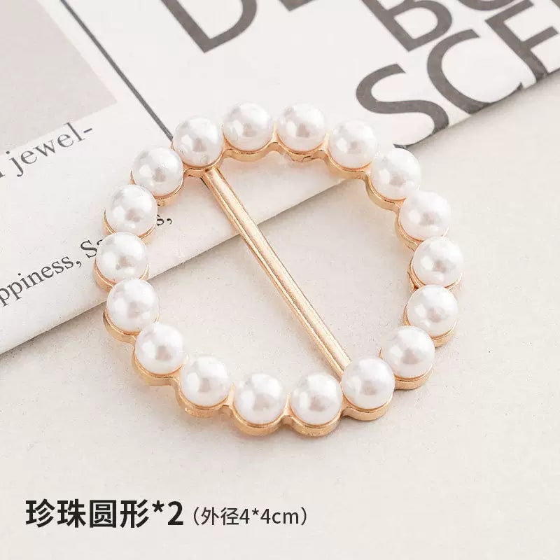 Elegant Pearl and Rhinestone Scarf Buckle Shirt Hem Clip photo 5