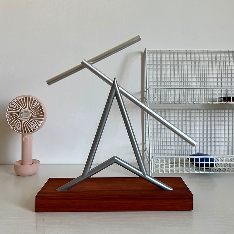 Kinetic Perpetual-Motion Desk Ornament with Aviation Bearings photo 3