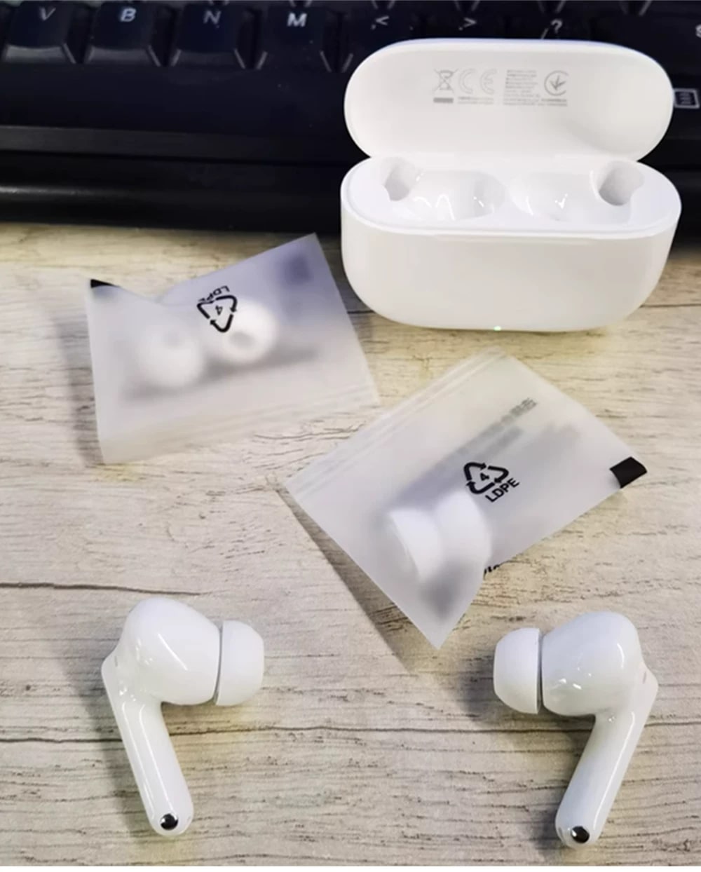 FreeBuds SE4 Wireless Bluetooth Earbuds with Noise Reduction photo 2