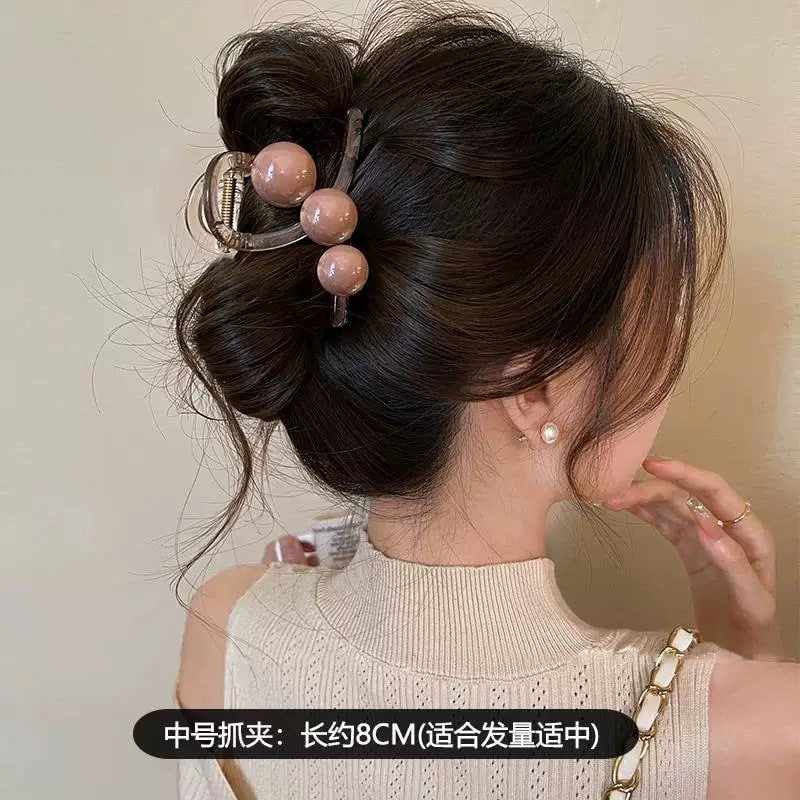 Medium Hair Claw Clips with Pearl and Velvet Finishes photo 6