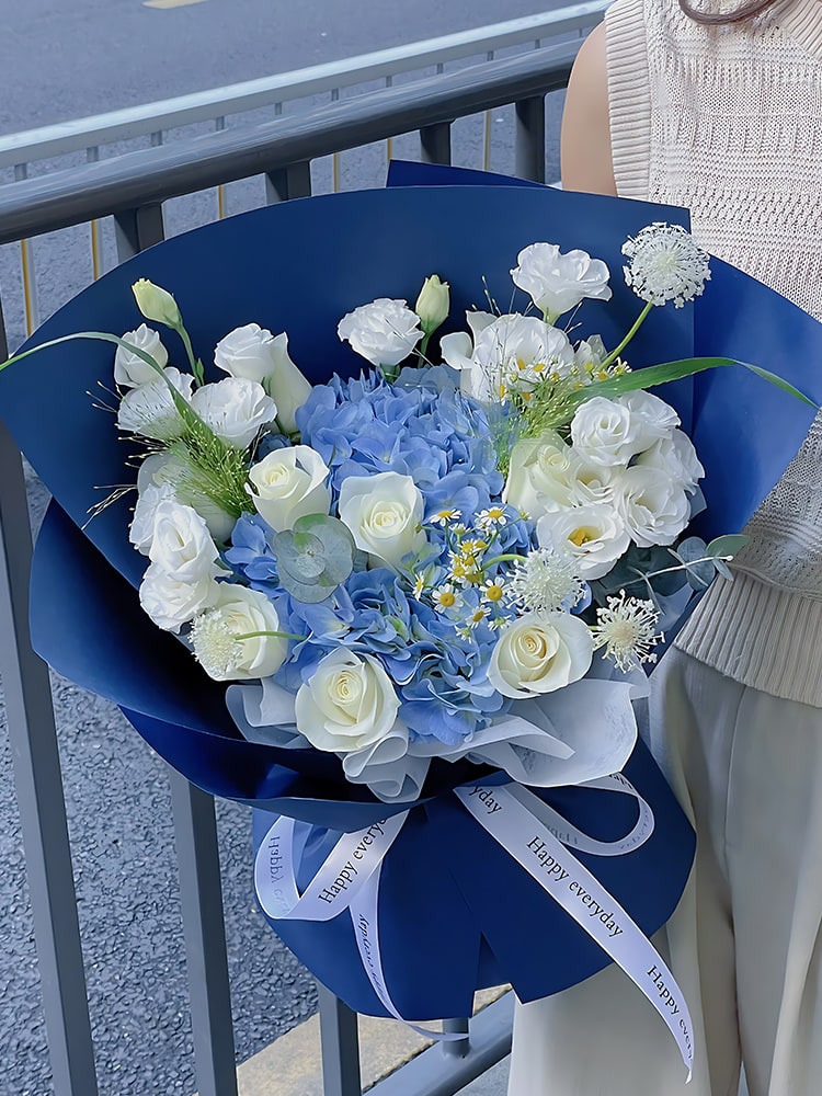 Pearlescent Wrapping Paper for Flower Bouquets photo 3