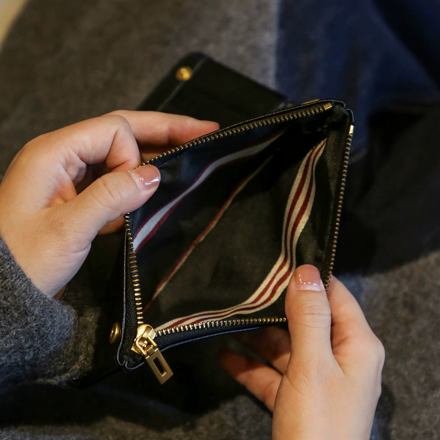 Vegetable-Tanned Full-Grain Leather Long Wallet photo 6