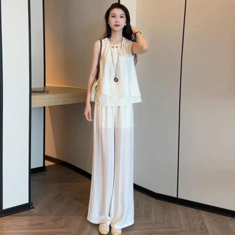 Sleeveless Top and Wide-Leg Trouser Set photo 5