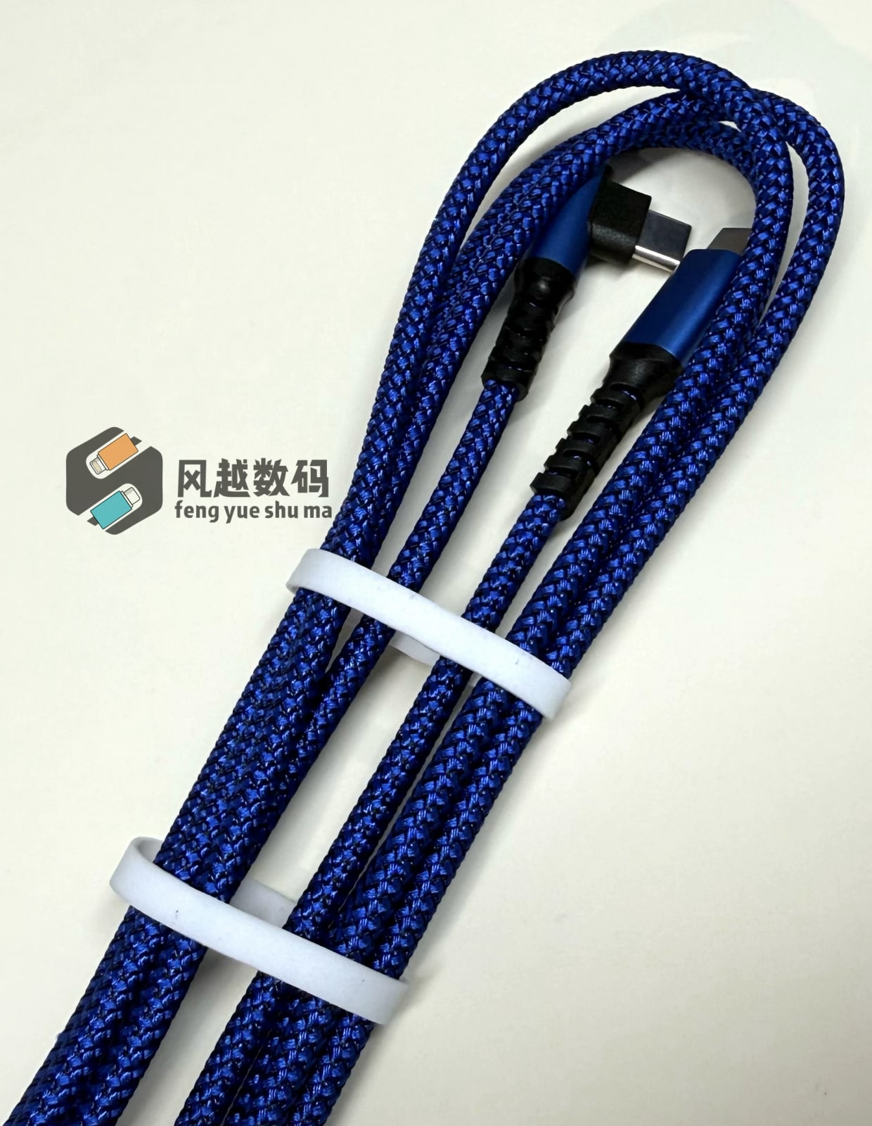2m 100W Right-Angle USB-C Cable photo 2