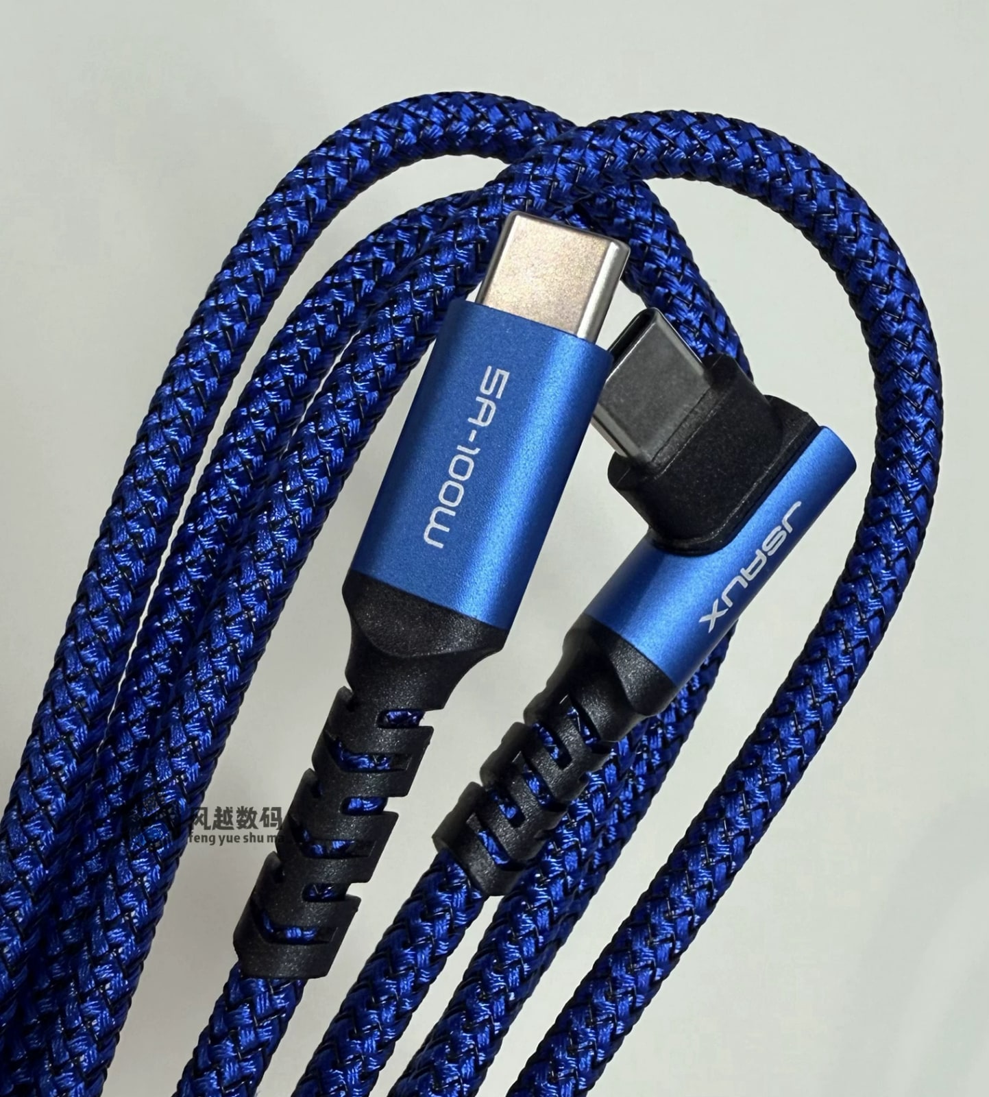 2m 100W Right-Angle USB-C Cable photo 3