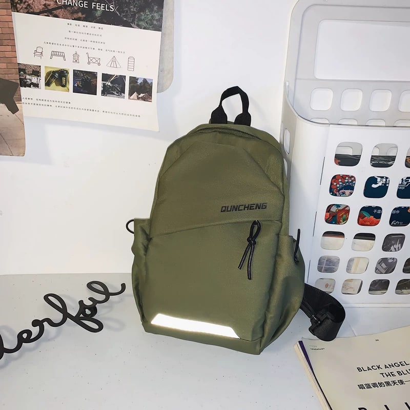 QUNCHENG Lightweight Sling Chest Bag photo 4
